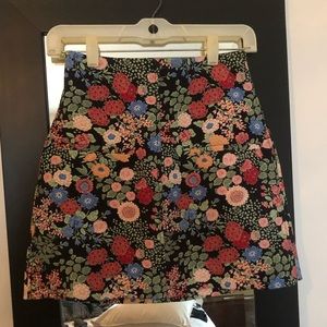 Zara Floral Mini Skirt xs